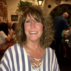 Meet your Posher, Elise